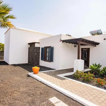Olivia Playa Blanca (Lanzarote)